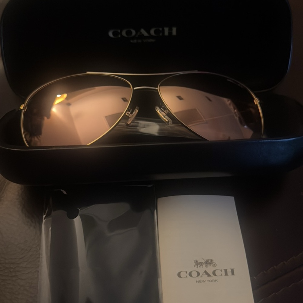 COACH Sunglasses - Shiny Light Gold / Rose Gold Gradient Flash Lens (90056F) - Picture 6 of 7